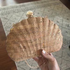 Cork shell shaped purse
